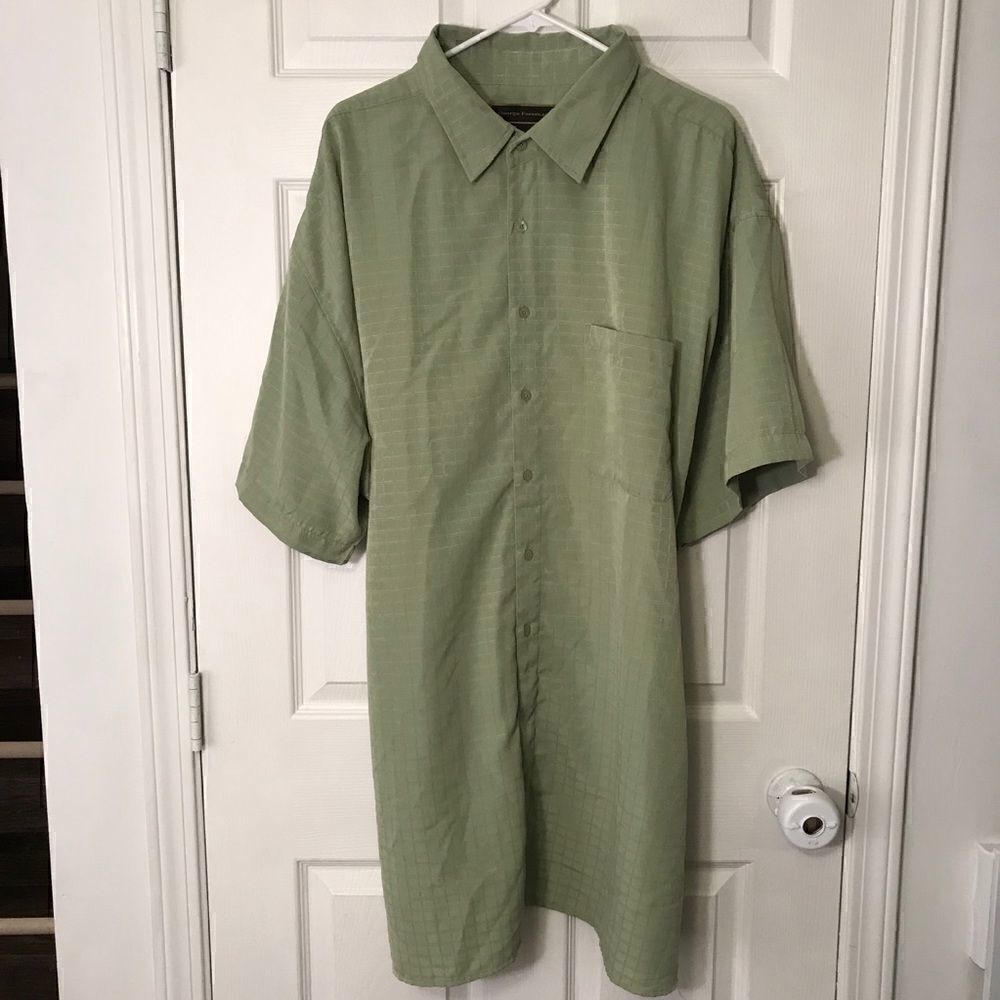 Awesome George Foreman’s Size 4X Short Sleeved Button Up!